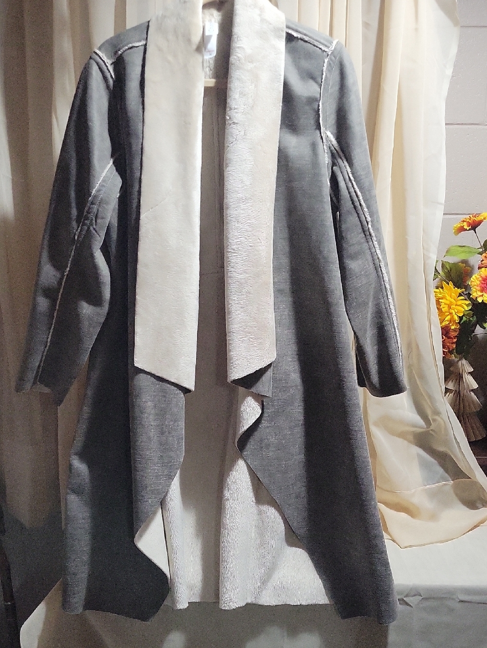 Anthropologie Amadi Gray Open Front Faux Shearling Coat with Cream Trim